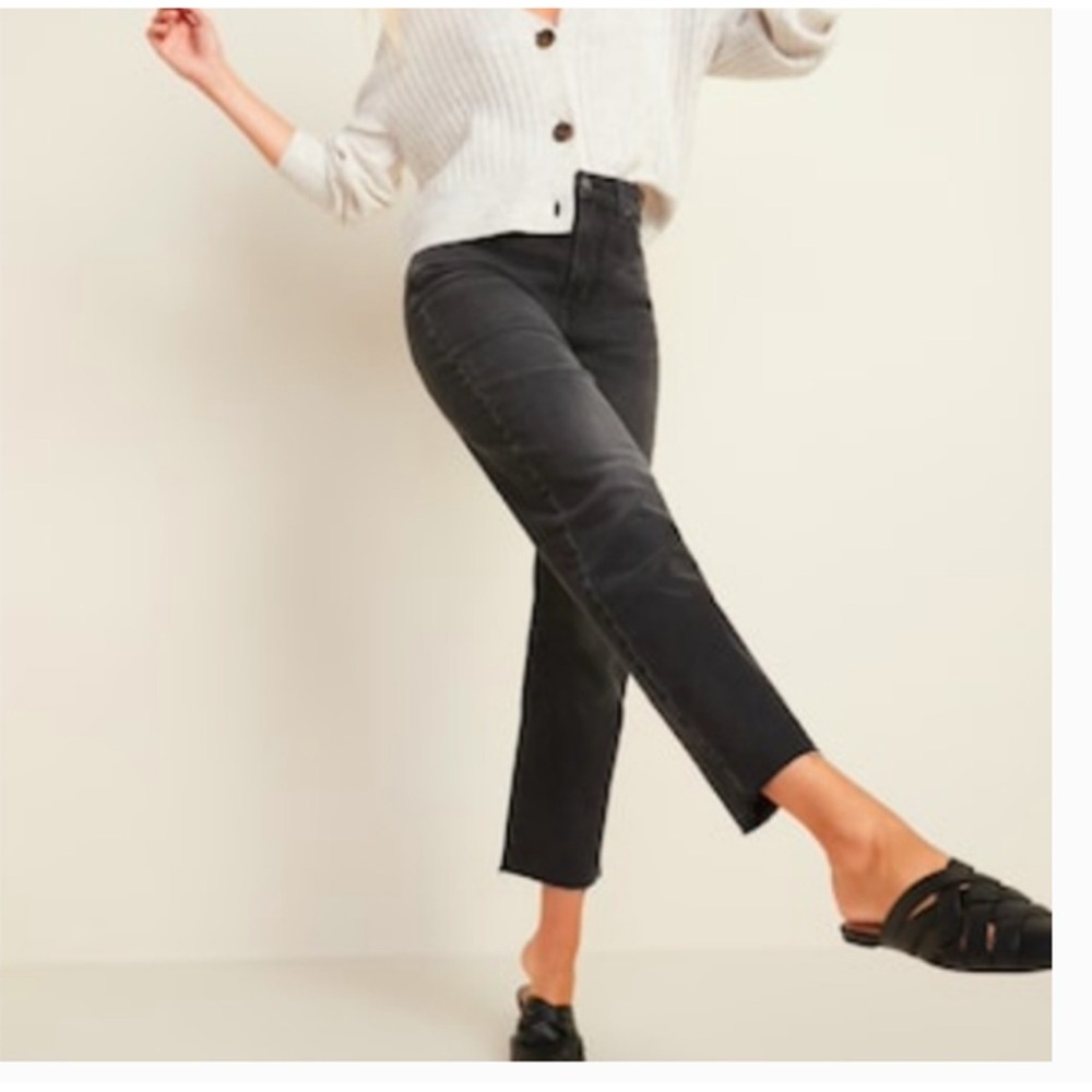 Old Navy High Waisted Ryan Boyfriend Jeans Size 16
Raw Hem Black NEW
